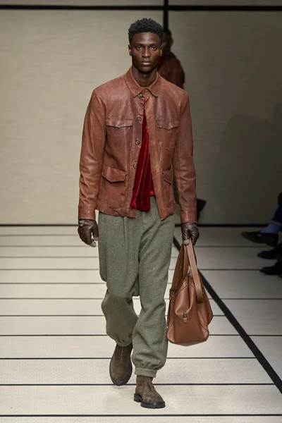 Look 61